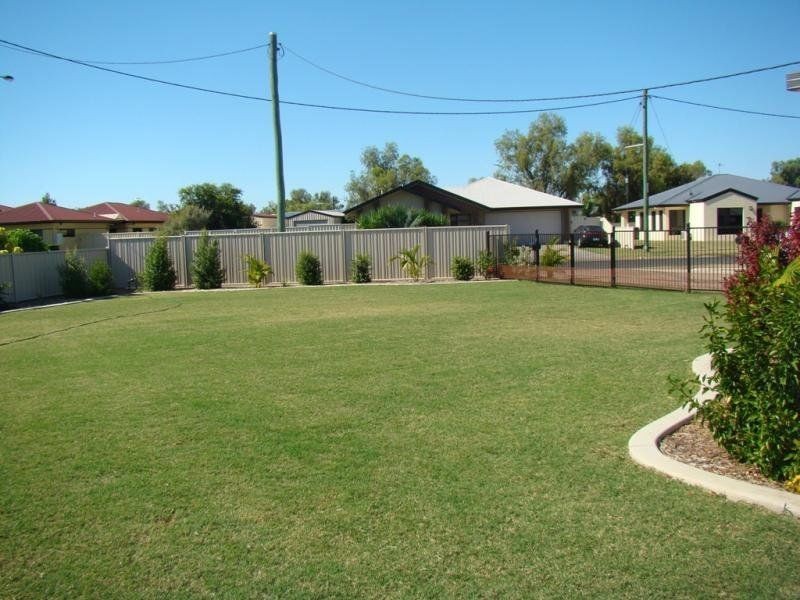 Unit 1/16 Joel Ernest, Emerald QLD 4720