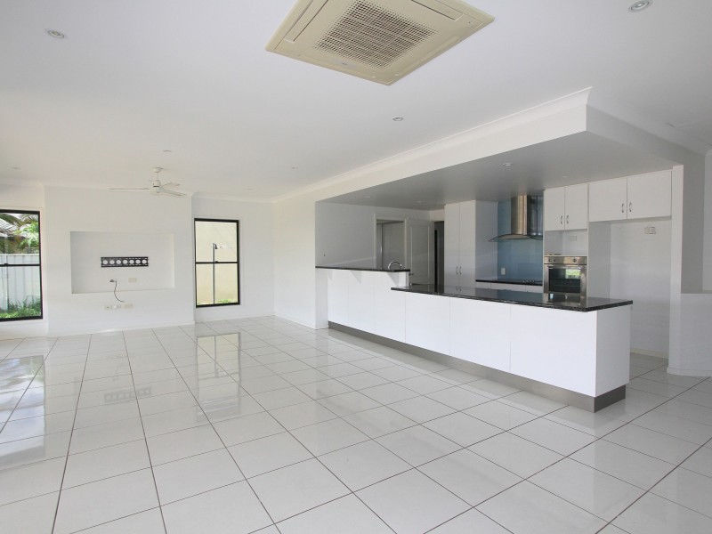 16 Rogers Street, Emerald QLD 4720