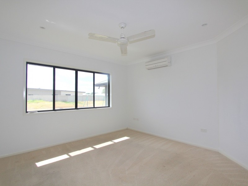 16 Rogers Street, Emerald QLD 4720