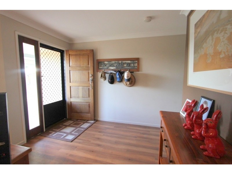 38 Cowan Crescent, Emerald QLD 4720