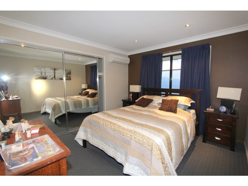 38 Cowan Crescent, Emerald QLD 4720