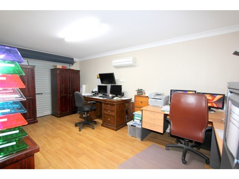 38 Cowan Crescent, Emerald QLD 4720