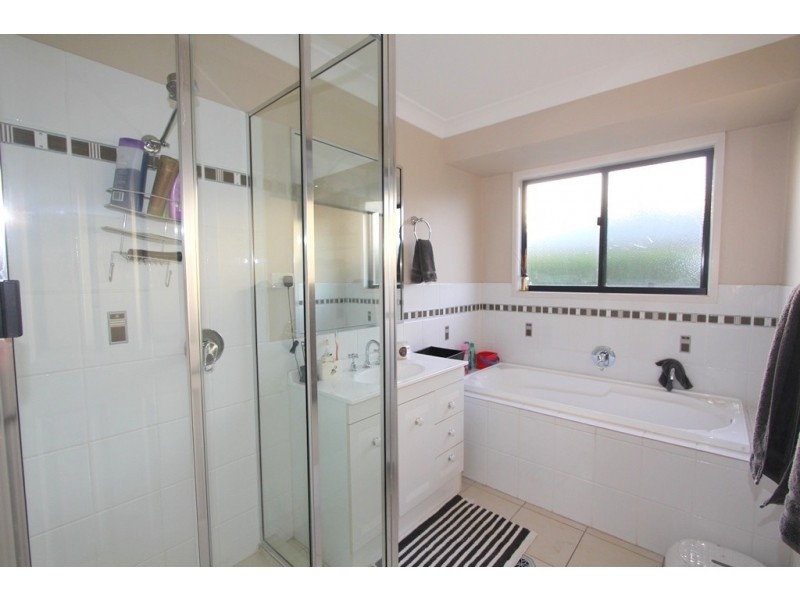 38 Cowan Crescent, Emerald QLD 4720