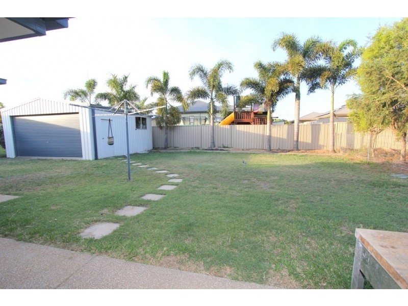 38 Cowan Crescent, Emerald QLD 4720