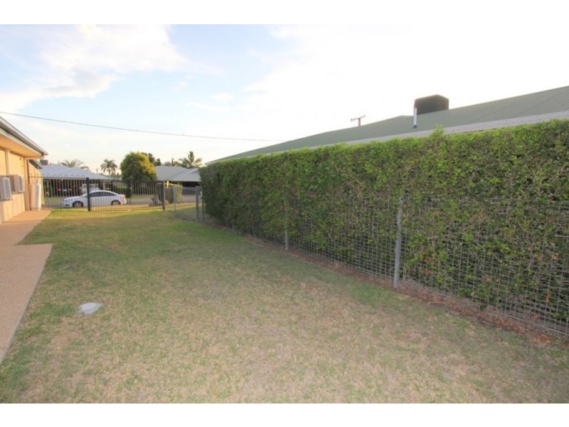 38 Cowan Crescent, Emerald QLD 4720