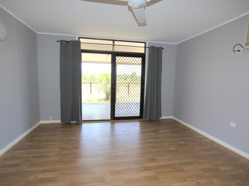 23 Retro Street, Capella QLD 4723