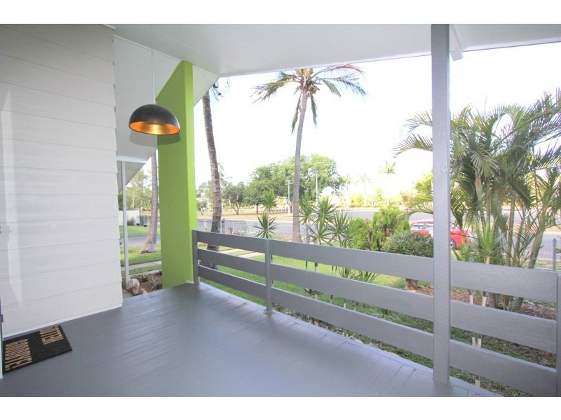 77 Hospital Rd, Emerald QLD 4720