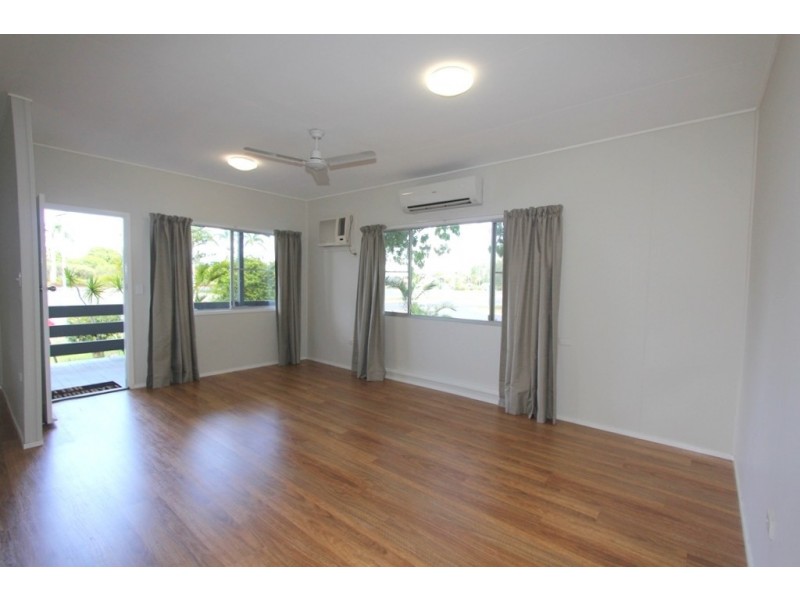 77 Hospital Rd, Emerald QLD 4720