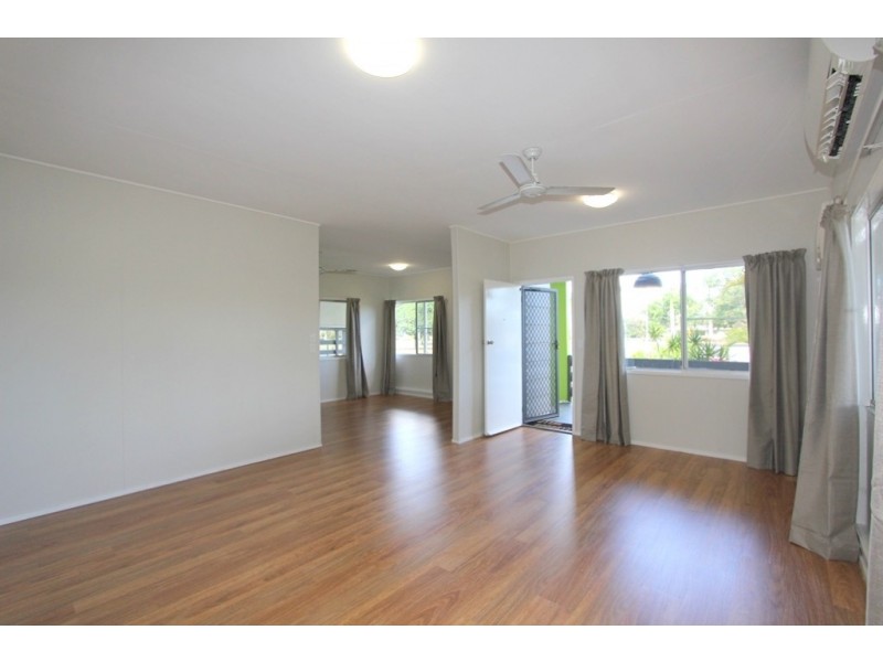 77 Hospital Rd, Emerald QLD 4720
