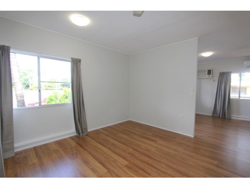 77 Hospital Rd, Emerald QLD 4720