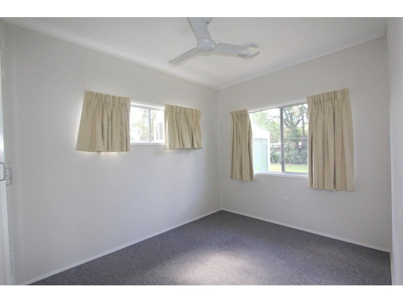 77 Hospital Rd, Emerald QLD 4720