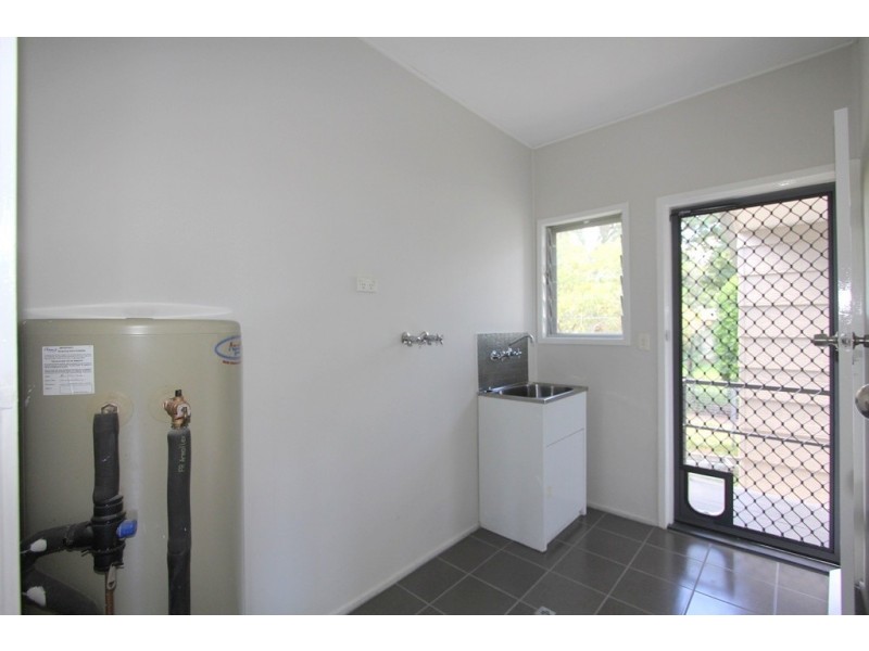77 Hospital Rd, Emerald QLD 4720