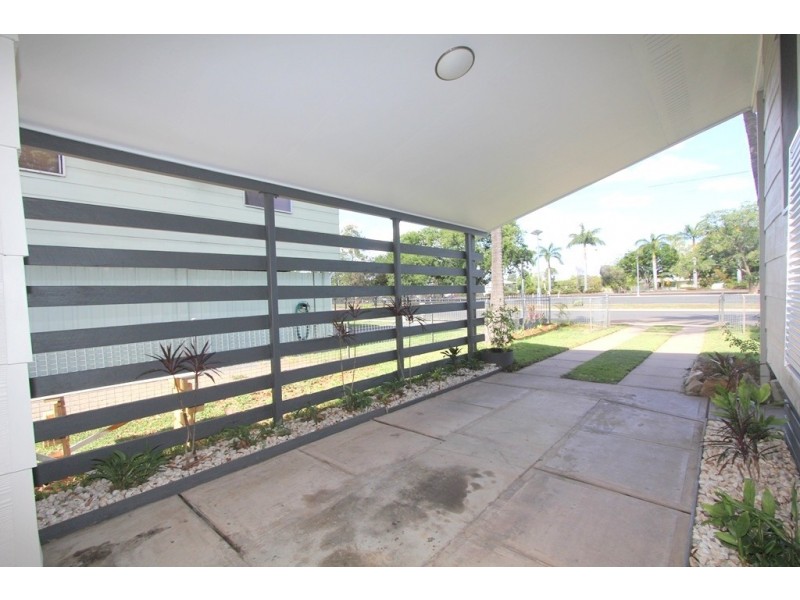77 Hospital Rd, Emerald QLD 4720