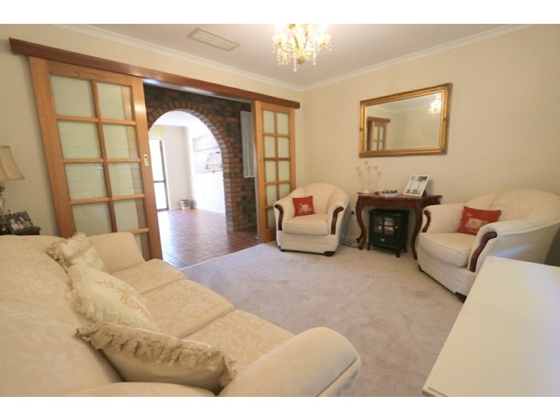 74 Moody Street, Emerald QLD 4720