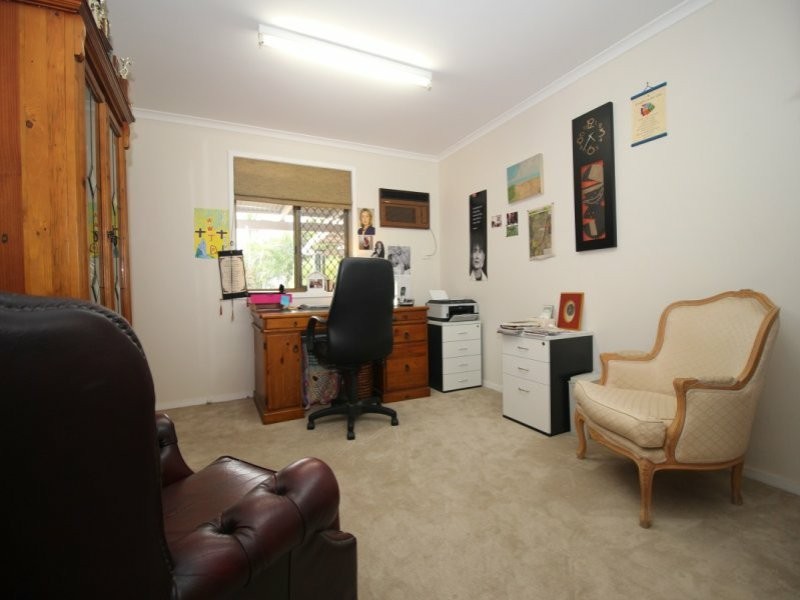 74 Moody Street, Emerald QLD 4720