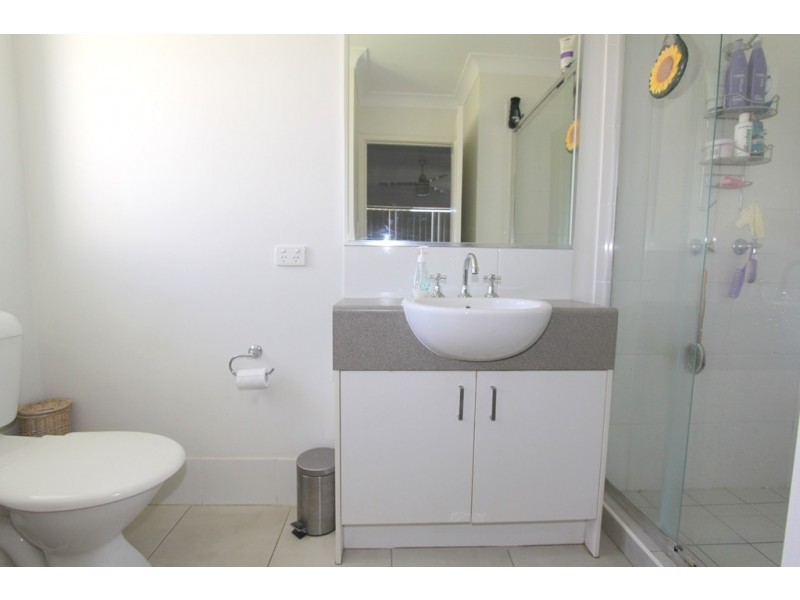 15 Lakeside Drive, Emerald QLD 4720