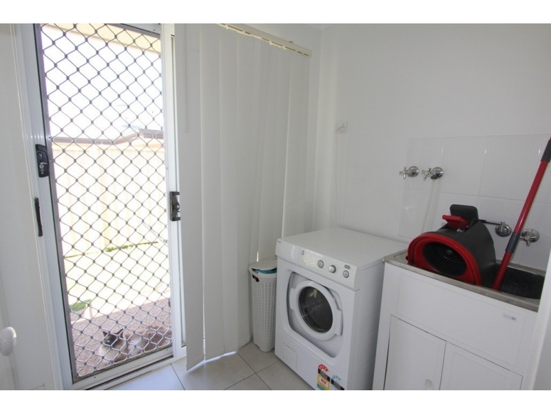 15 Lakeside Drive, Emerald QLD 4720