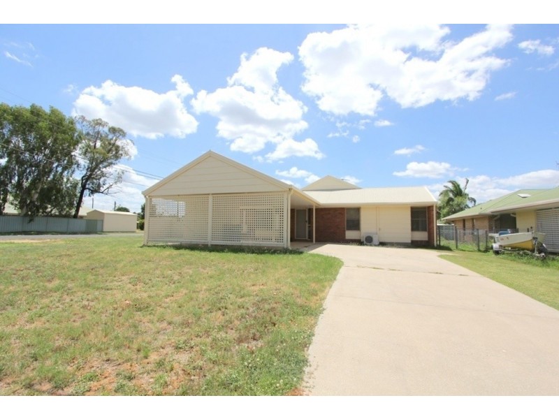1 Chalmers Crescent, Emerald QLD 4720
