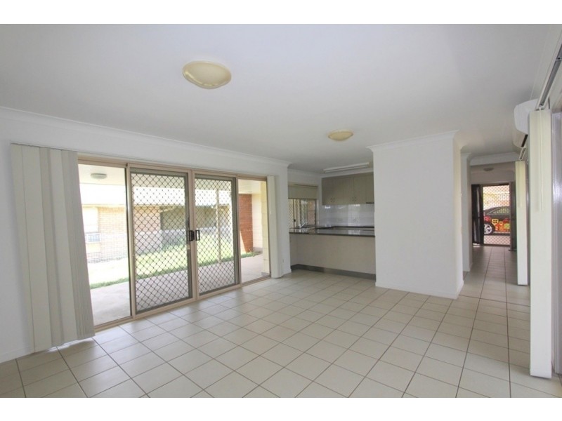1 Chalmers Crescent, Emerald QLD 4720