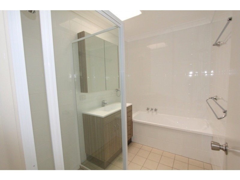 1 Chalmers Crescent, Emerald QLD 4720