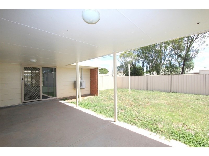 1 Chalmers Crescent, Emerald QLD 4720
