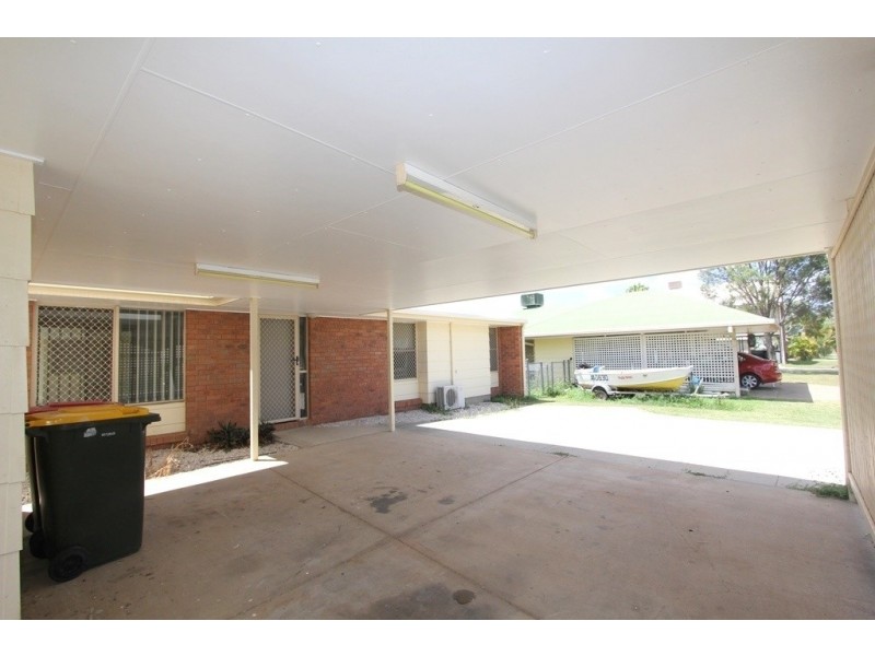 1 Chalmers Crescent, Emerald QLD 4720