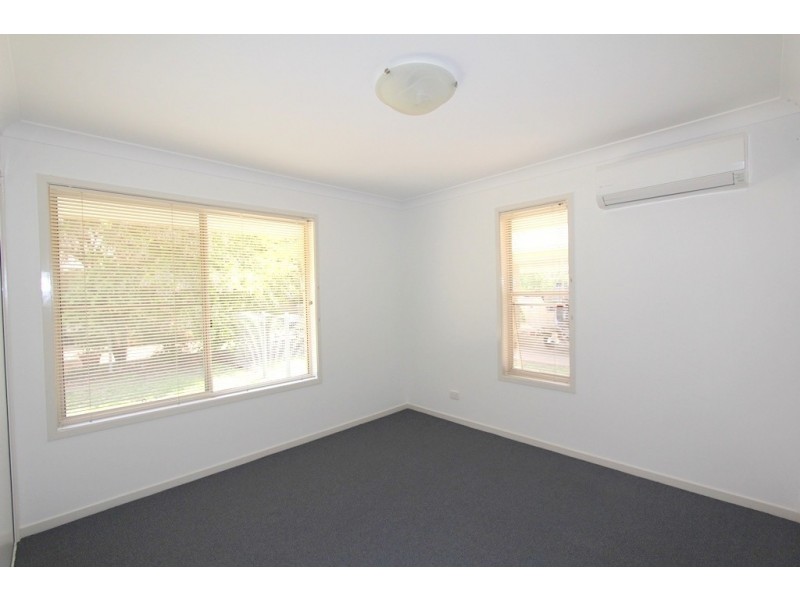10 Spring Grove, Emerald QLD 4720