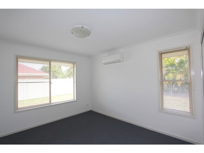 10 Spring Grove, Emerald QLD 4720