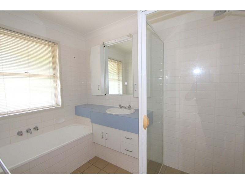10 Spring Grove, Emerald QLD 4720