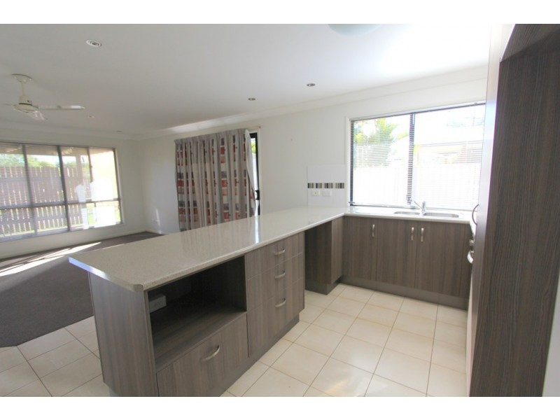 1/70 Long Street, Emerald QLD 4720