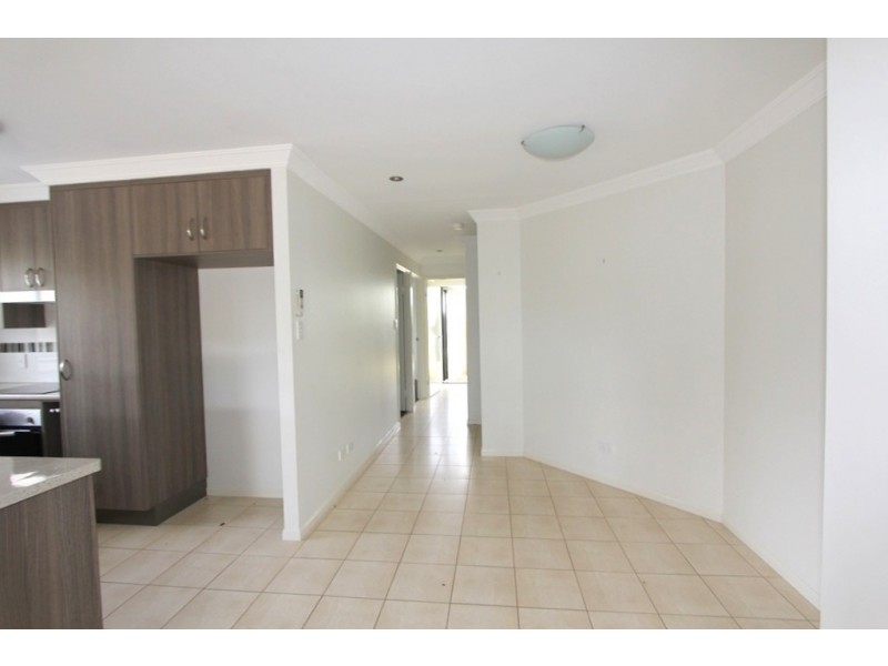 1/70 Long Street, Emerald QLD 4720