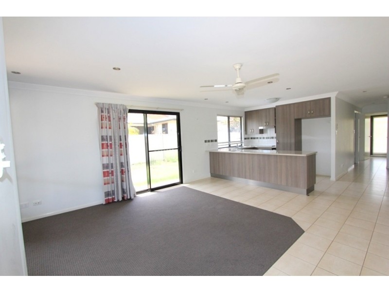 1/70 Long Street, Emerald QLD 4720