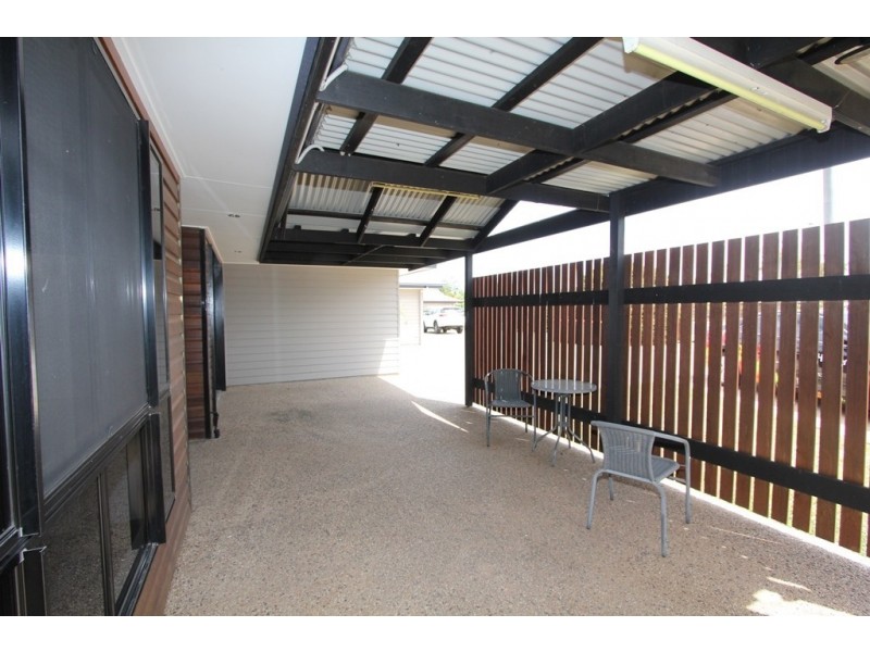1/70 Long Street, Emerald QLD 4720