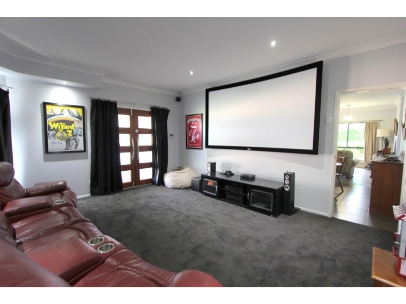 18 Carrington Street, Emerald QLD 4720