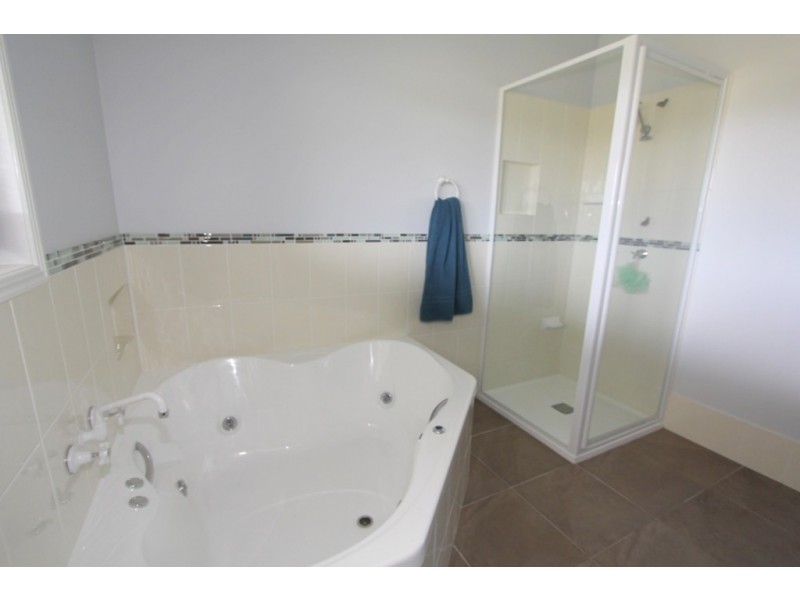 18 Carrington Street, Emerald QLD 4720