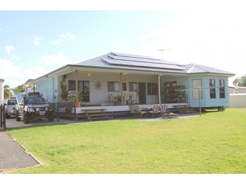 18 Carrington Street, Emerald QLD 4720