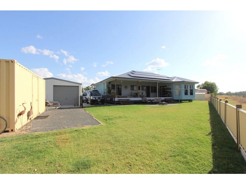 18 Carrington Street, Emerald QLD 4720