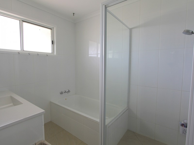 5 Hass Place, Emerald QLD 4720