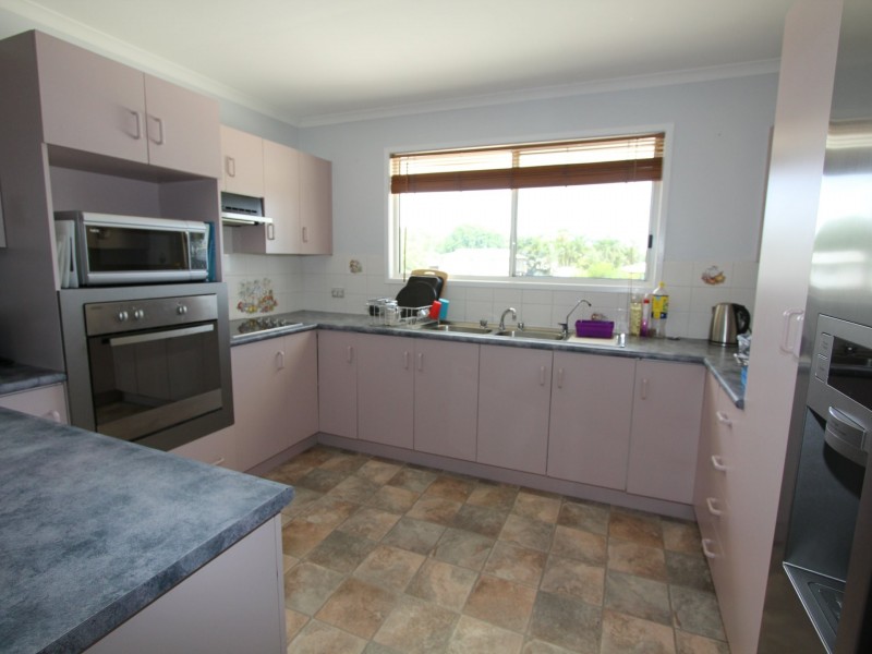 5 Hass Place, Emerald QLD 4720