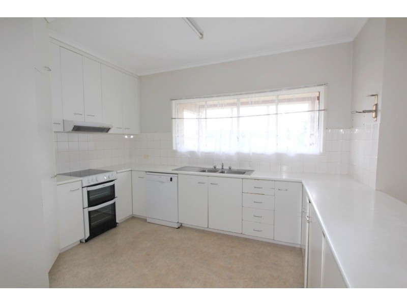 99 Moody Street, Emerald QLD 4720