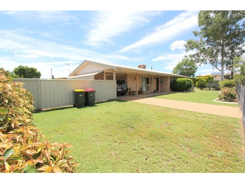 3 Bowyer Dr, Emerald QLD 4720