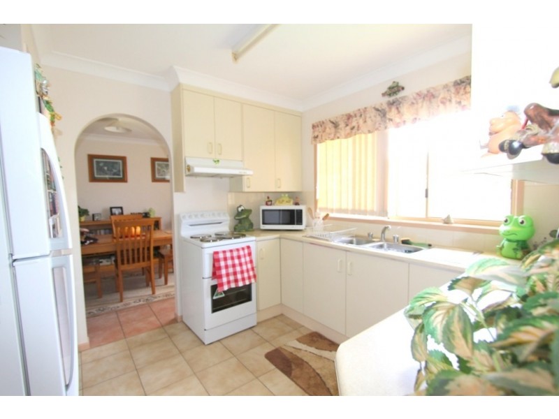 3 Bowyer Dr, Emerald QLD 4720