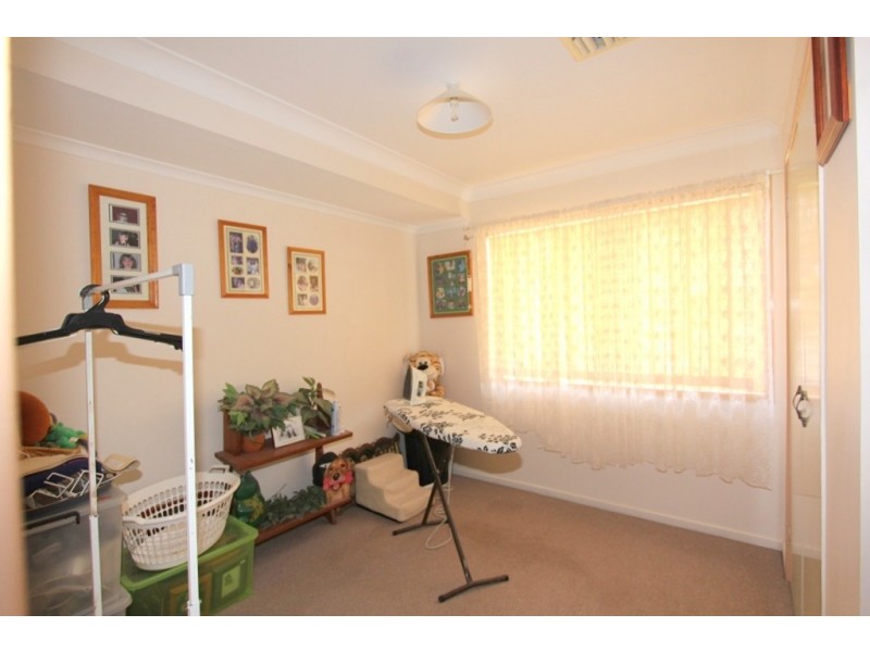 3 Bowyer Dr, Emerald QLD 4720