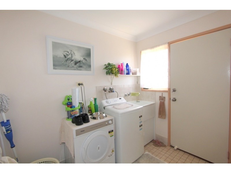 3 Bowyer Dr, Emerald QLD 4720