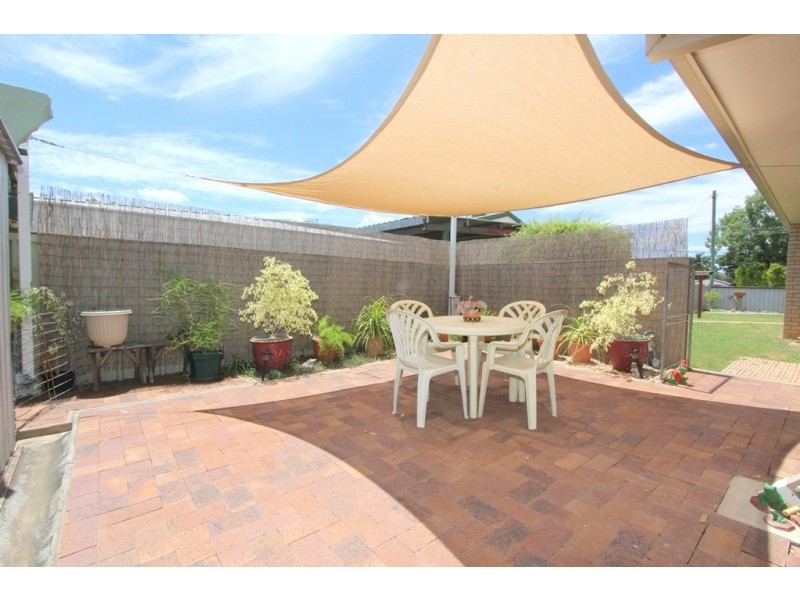 3 Bowyer Dr, Emerald QLD 4720