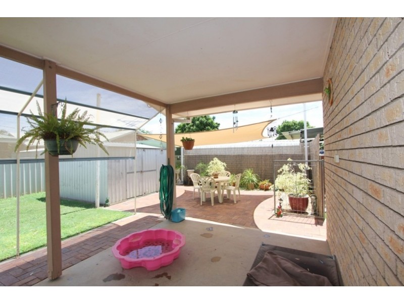 3 Bowyer Dr, Emerald QLD 4720