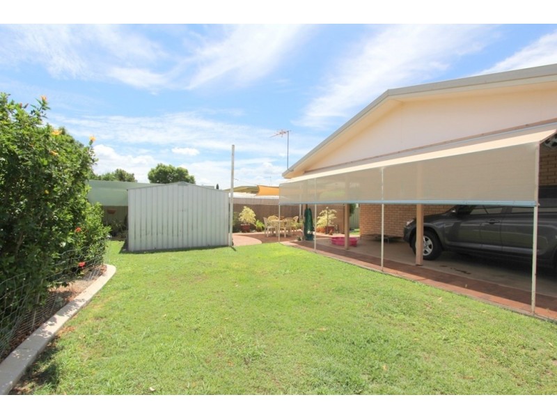 3 Bowyer Dr, Emerald QLD 4720