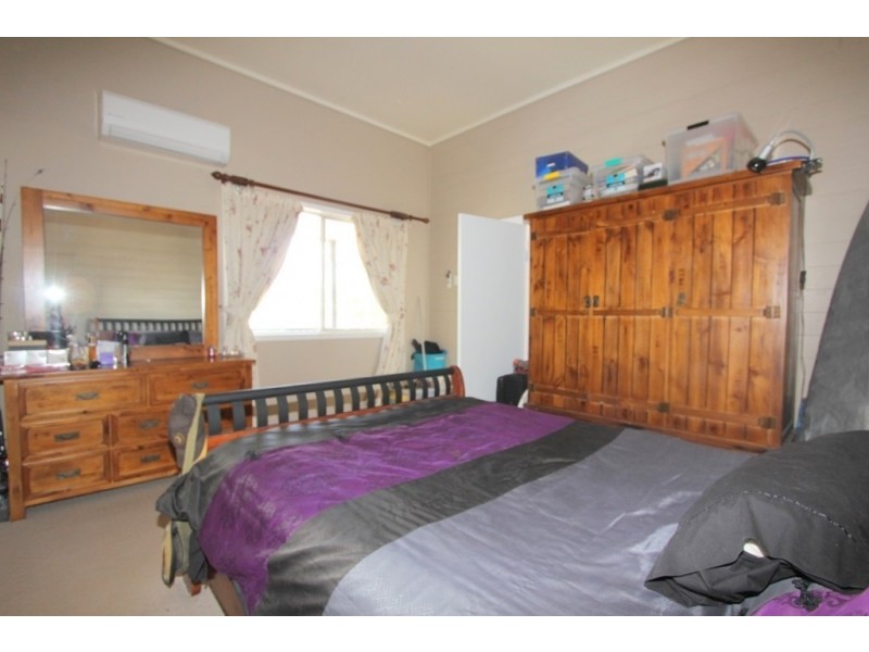 28 Silica Road, Emerald QLD 4720