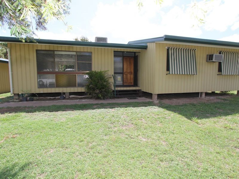 5 Mellish Crescent, Emerald QLD 4720