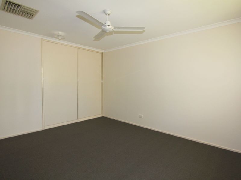 5 Mellish Crescent, Emerald QLD 4720